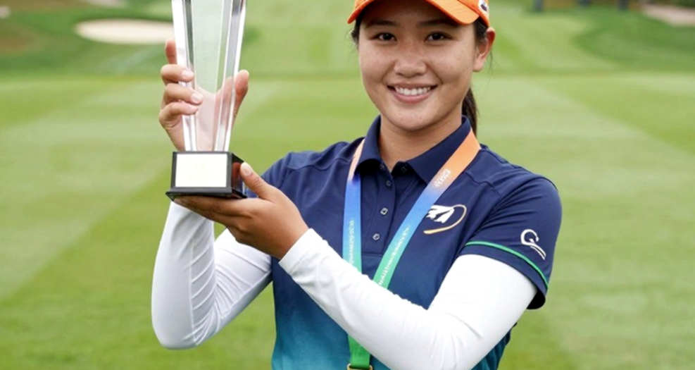 Presidents Cup: U.S. Swept in Friday Foursomes, Trail 7–3 Presidents Cup: U.S. Swept in Friday Foursomes, Trail 7–3