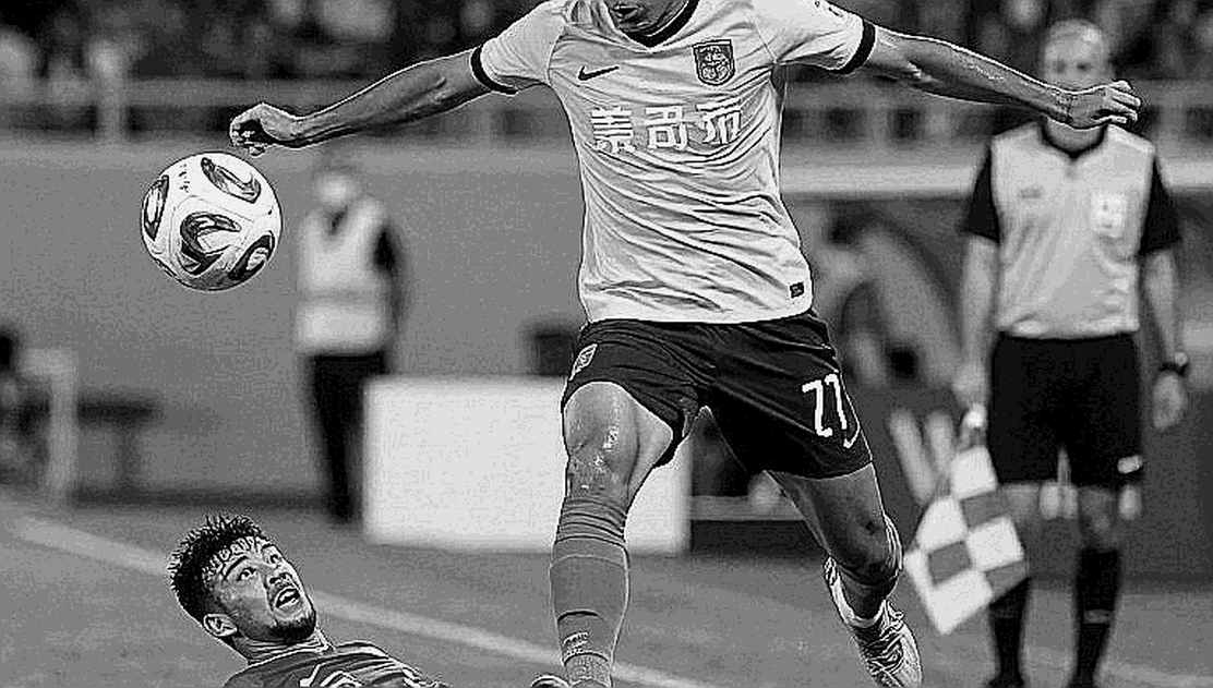 Real Madrid và nghịch lý hàng tiền vệ: Khi Fabio Capello đứng ra vá lỗ hổng bằng ký ức Real Madrid và nghịch lý hàng tiền vệ: Khi Fabio Capello đứng ra vá lỗ hổng bằng ký ức