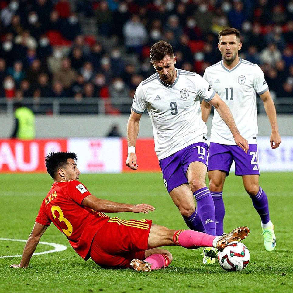 V-League Round 3: The Minute-15 Elbow, the Minute-70 Yellow Card, and the Injury Equation Before the FIFA ASEAN Cup V-League Round 3: The Minute-15 Elbow, the Minute-70 Yellow Card, and the Injury Equation Before the FIFA ASEAN Cup