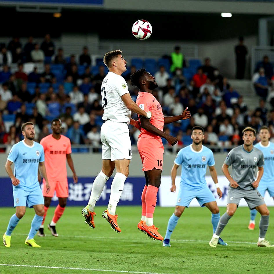 Bên trong phiên chợ chuyển nhượng V.League