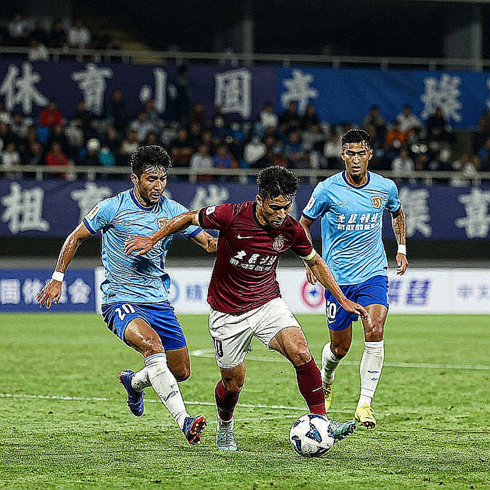 Chấn thương Al-Aqidi ở Gulf Cup 27: Khuỷu tay, không phải cái đầu — và cái bẫy của bằng chứng video Chấn thương Al-Aqidi ở Gulf Cup 27: Khuỷu tay, không phải cái đầu — và cái bẫy của bằng chứng video