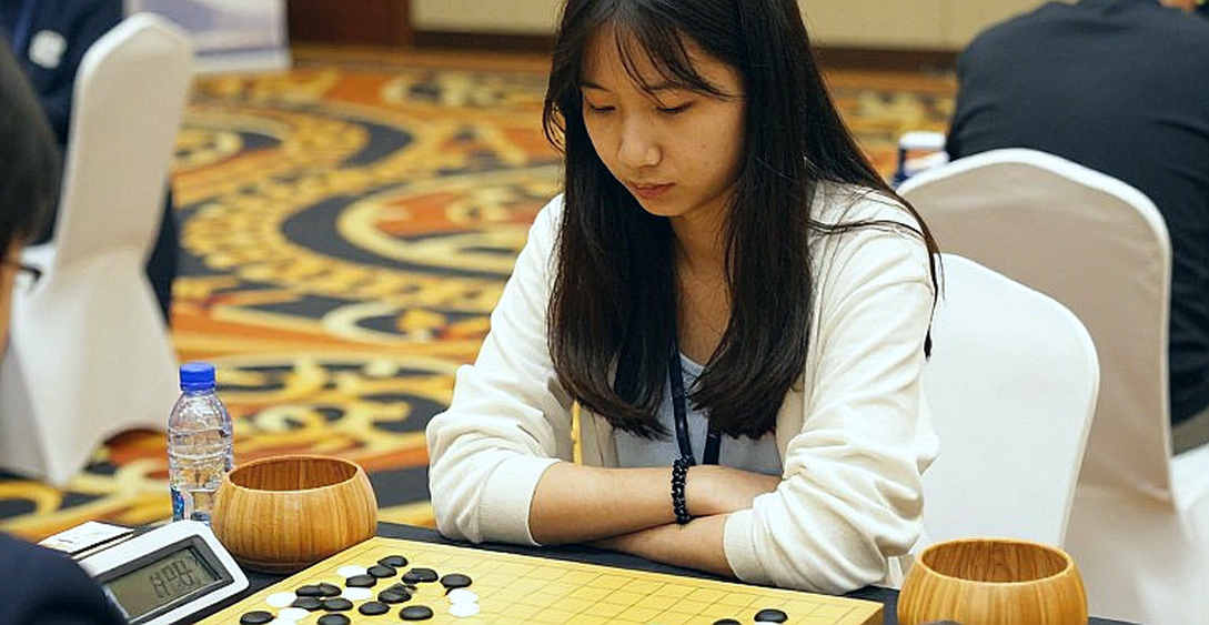 Ba nước đi định mệnh và vết nứt của nhà đương kim vô địch Olympiad