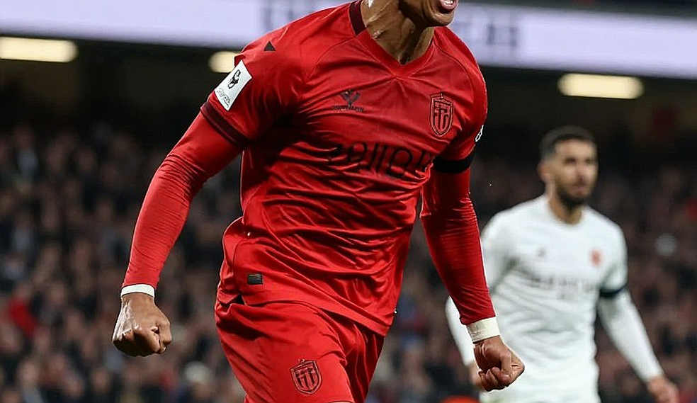 Beşiktaş và đại hội bất thường: Adalı giữ 5 giám đốc, tìm "máu mới" để gỡ nút thắt tài chính Beşiktaş và đại hội bất thường: Adalı giữ 5 giám đốc, tìm "máu mới" để gỡ nút thắt tài chính